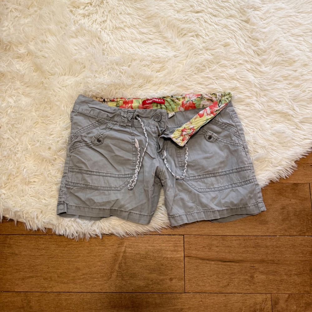 Unionbay Womens Gray Cargo Shorts Size 7 Y2K Utility Gorpcore Tropical Trim